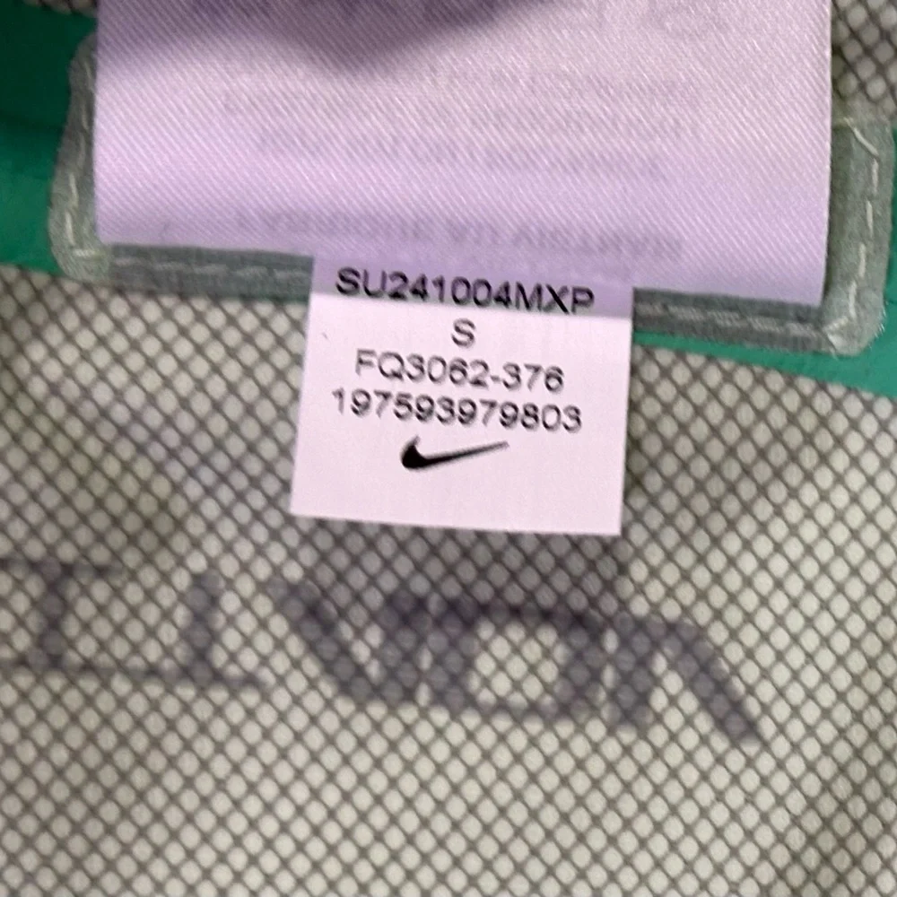 Size S Small Nike ACG 